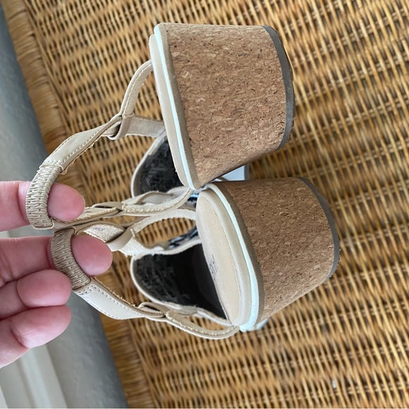 VANELi Greer Slingback Wedge - Leopard. 9.5 Never worn! - Picture 9 of 11